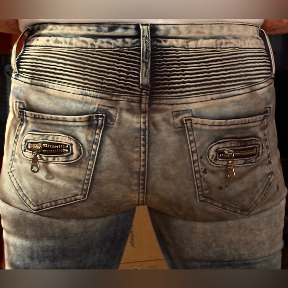 RARE * ROBIN’S JEANS MOTORCYCLE MOTO ACID WASH STUDDED JEANS * Cut 606966 * Y2K - Picture 3 of 17